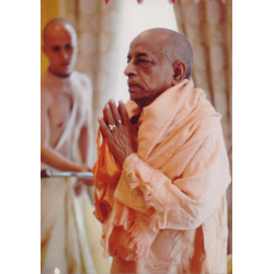 Srila Prabhupada, praying (Foto)
