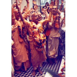 Srila Prabhupada, im Kirtan (Foto)